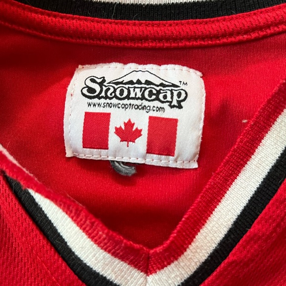 Red Canada jersey - Picture 2 of 8